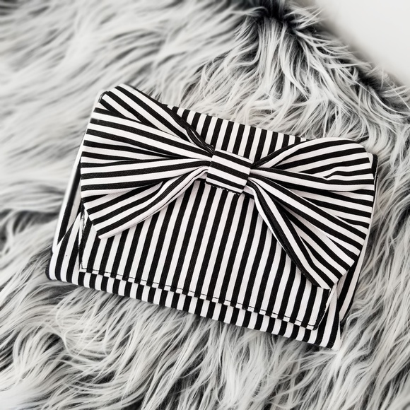 catlg Handbags - Last1🔒VERANDA Striped Bow Envelope Clutch Handbag